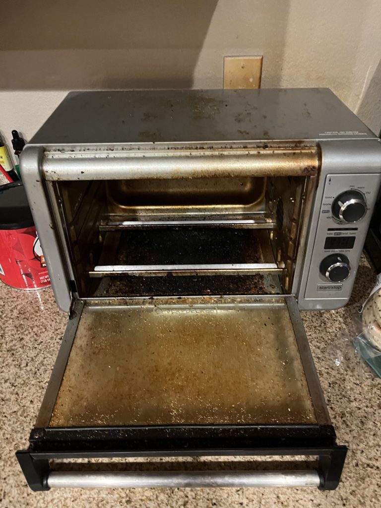 How to Clean Dirty Toaster Oven