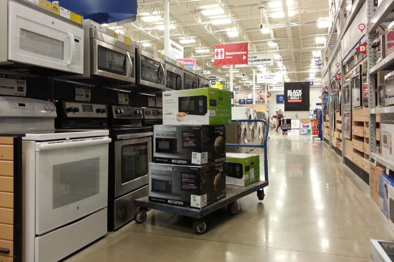 When is the Best Time to Buy a Microwave Oven